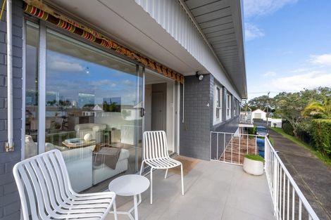 Photo of property in 4/134 Calliope Road, Stanley Point, Auckland, 0624