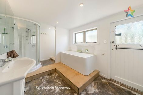 Photo of property in 27 Holyoake Crescent, Avalon, Lower Hutt, 5011