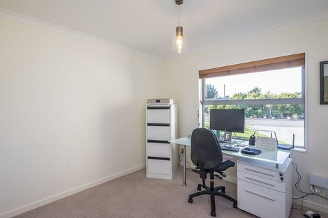 Photo of property in 14 Petrel Close, Paraparaumu Beach, Paraparaumu, 5032