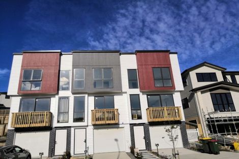 Photo of property in 27 Lawson Creek Street, Massey, Auckland, 0614