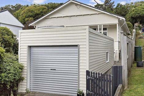Photo of property in 94 Parkvale Road, Karori, Wellington, 6012