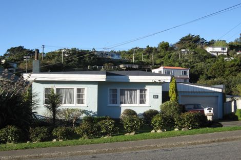 Photo of property in 29 Lyndfield Lane, Newlands, Wellington, 6037