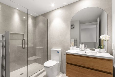 Photo of property in 2/76 Caledonian Road, St Albans, 8014