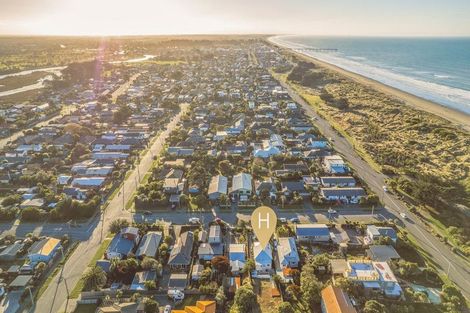 Photo of property in 9 Bellamy Avenue, New Brighton, Christchurch, 8061