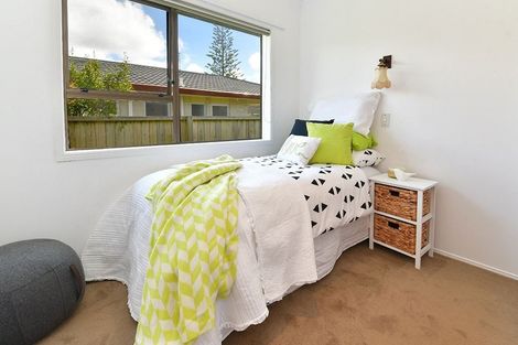 Photo of property in 2/428 Hibiscus Coast Highway, Orewa, 0931