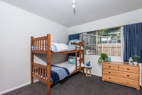 Photo of property in 53 Glanmire Road, Newlands, Wellington, 6037