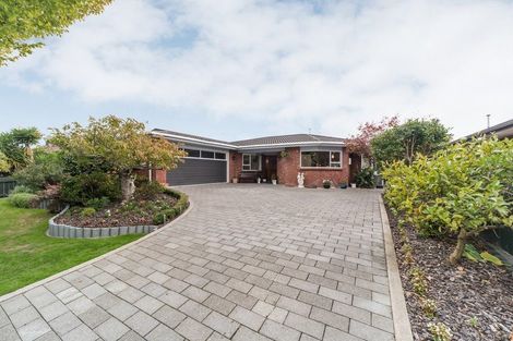 Photo of property in 98 John F Kennedy Drive, Milson, Palmerston North, 4414