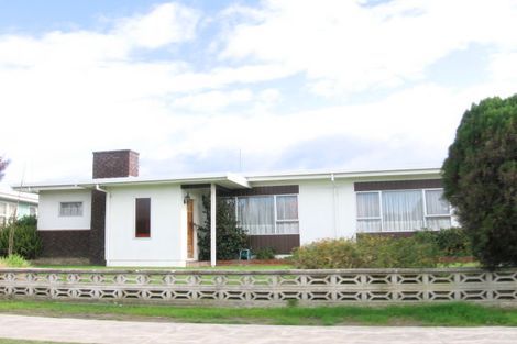 Photo of property in 28 Freyberg Avenue, Tamatea, Napier, 4112