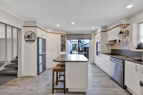 Photo of property in 16 Reid Avenue, Hawera, 4610