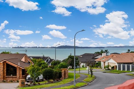 Photo of property in 22 Gillard Place, Eastern Beach, Auckland, 2012