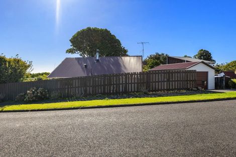 Photo of property in 14 Fairfax Terrace, Frankleigh Park, New Plymouth, 4310
