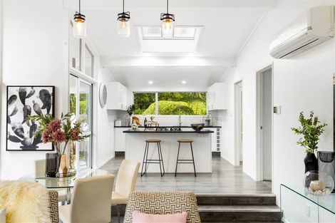 Photo of property in 10 Wirihana Road, Titirangi, Auckland, 0604