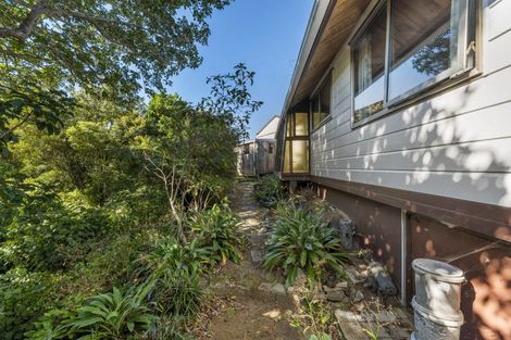 Photo of property in 14 Fairfax Terrace, Frankleigh Park, New Plymouth, 4310