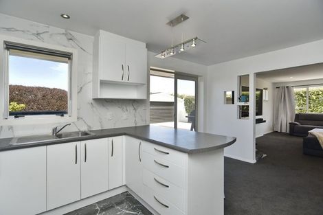 Photo of property in 9 Heathglen Avenue, Parklands, Christchurch, 8083