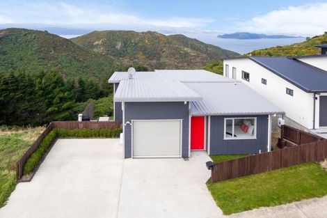 Photo of property in 36 Epic Way, Newlands, Wellington, 6037