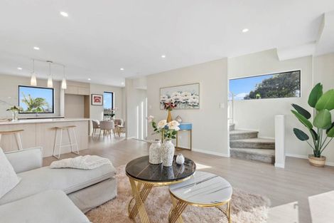 Photo of property in 24f Wayne Drive, Mangere, Auckland, 2022