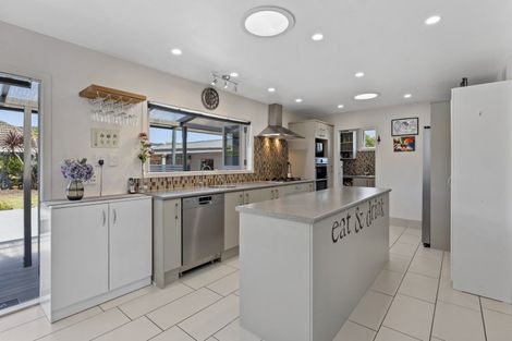 Photo of property in 8 Routley Crescent, Elderslea, Upper Hutt, 5018