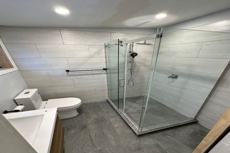 Photo of property in 176 Henderson Valley Road, Henderson, Auckland, 0612