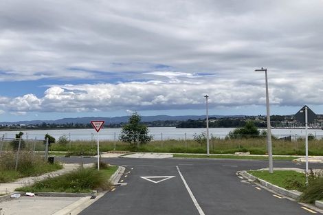 Photo of property in 32 Pilot Drive, Hobsonville, Auckland, 0616