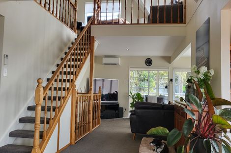 Photo of property in 37 John Dee Crescent, Red Beach, 0932