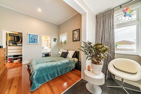 Photo of property in 6 Wha Street, Lyall Bay, Wellington, 6022