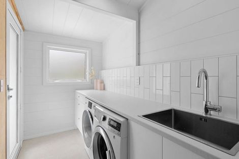 Photo of property in 12 Honnor Place, Hurdon, New Plymouth, 4310