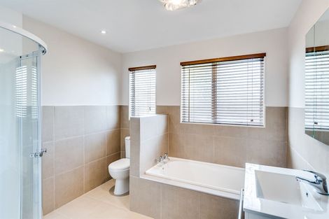 Photo of property in 22 Jeffares Place, Taradale, Napier, 4112