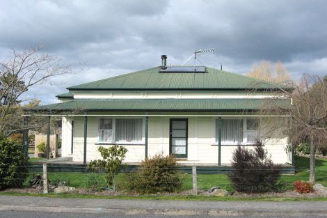 Photo of property in 8 Johnson Street, Waipawa, 4210