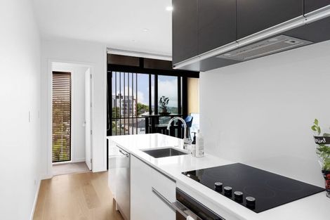 Photo of property in Frank Sargeson Apts, 302/80 Anzac Street, Takapuna, Auckland, 0622