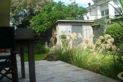 Photo of property in Hobson Flats, 1u2 Hobson Street, Pipitea, Wellington, 6011