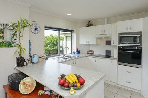 Photo of property in 12 Flemington Place, Taradale, Napier, 4112