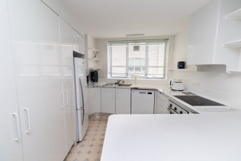Photo of property in Wharenui Apartments, 274 Oriental Parade, Oriental Bay, Wellington, 6011