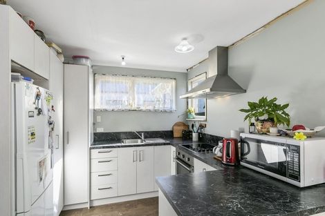 Photo of property in 14 Rua Street, Lyall Bay, Wellington, 6022