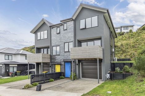 Photo of property in 15 Holystone Road, Whitby, Porirua, 5024
