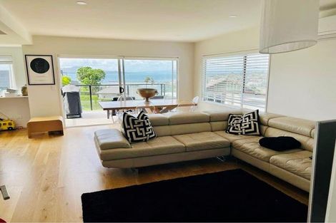 Photo of property in 1/50 Seaview Road, Castor Bay, Auckland, 0620
