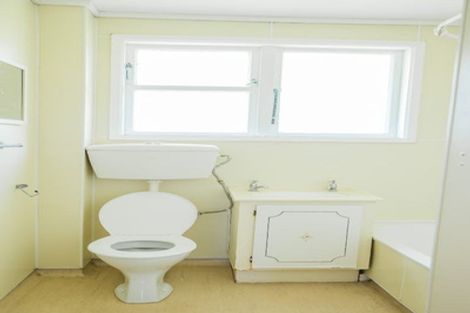 Photo of property in 35 Hillary Crescent, Belmont, Auckland, 0622