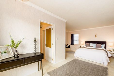 Photo of property in 31 Rewarewa Crescent, Waikanae, 5036