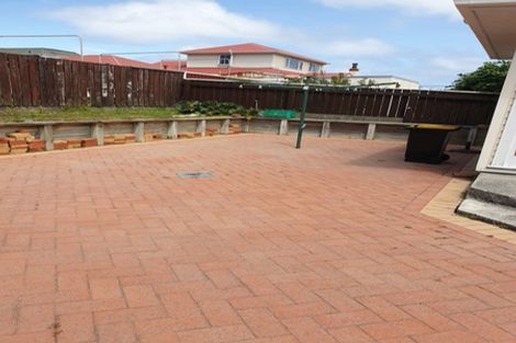 Photo of property in 333 The Parade, Island Bay, Wellington, 6023