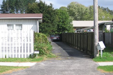 Photo of property in 2/4 Robertson Road, Ranui, Auckland, 0612