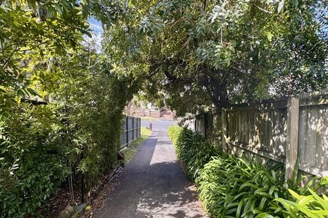 Photo of property in 131 Chelsea View Drive, Chatswood, Auckland, 0626