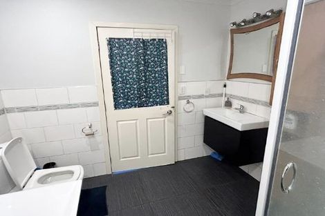 Photo of property in 12a Old Wairoa Road, Papakura, 2110