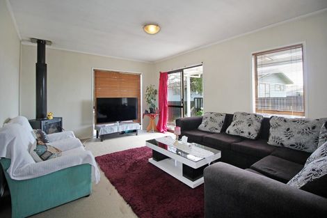 Photo of property in 7 Le Havre Place, Takanini, 2112