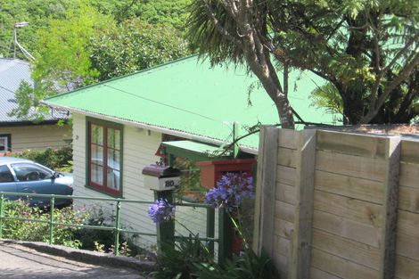 Photo of property in 76 Karepa Street, Brooklyn, Wellington, 6021