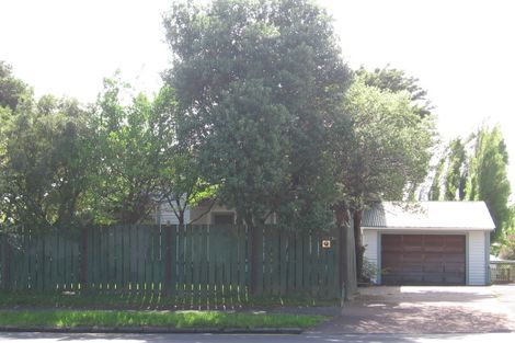 Photo of property in 275 Great North Road, Henderson, Auckland, 0612