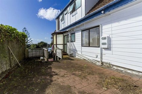 Photo of property in 5/11 Hall Road, Glenfield, Auckland, 0629