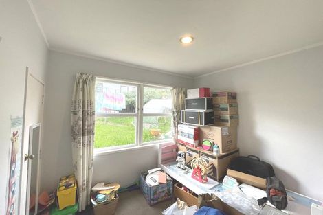 Photo of property in 32 Preston Avenue, Henderson, Auckland, 0610