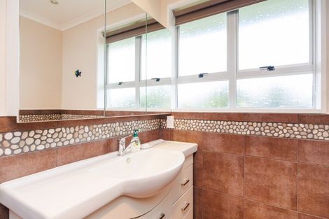 Photo of property in 28 Kennedy Avenue, Feilding, 4702