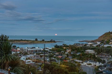 Photo of property in 6 Challenger Lane, Redcliffs, Christchurch, 8081