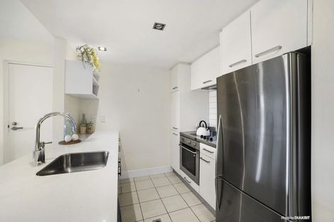 Photo of property in The Capital, 21/370 Oriental Parade, Oriental Bay, Wellington, 6011