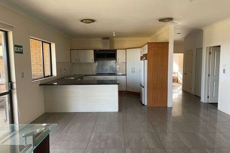 Photo of property in 16 Mangerton Lane, East Tamaki Heights, Auckland, 2016